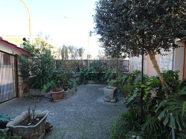 Villa in vendita a Pulsano TA