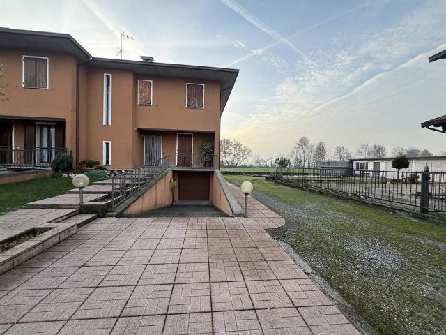 Villa in vendita a Pumenengo BG