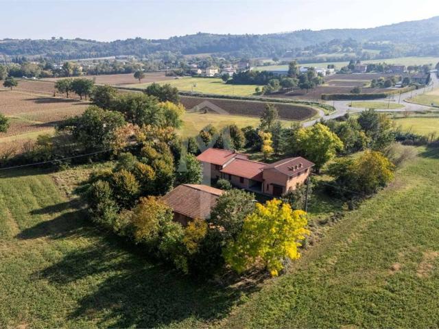 Villa in vendita a Quattro Castella RE