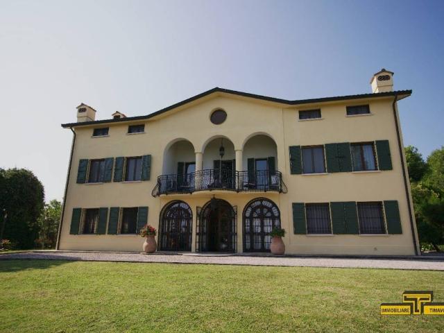 Villa in vendita a Quattro Castella RE