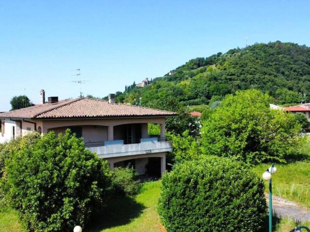 Villa in vendita a Rovato BS
