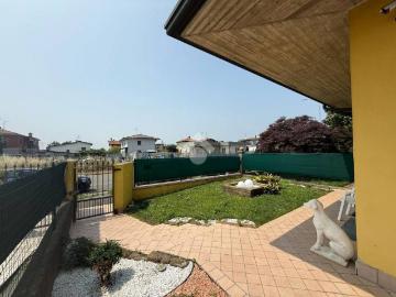 Villa in vendita a Rovato BS