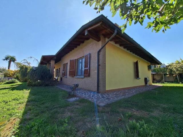 Villa in vendita a Rovato BS