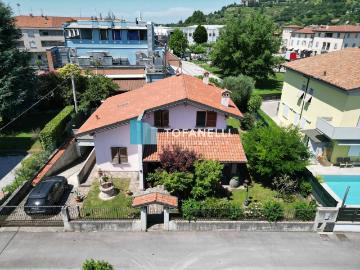 Villa in vendita a Rovato BS