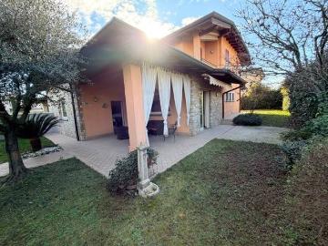 Villa in vendita a Rovato BS