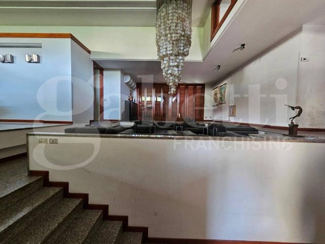 Villa in vendita a Rovato BS