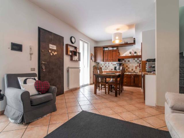 Villa in vendita a Rovellasca CO