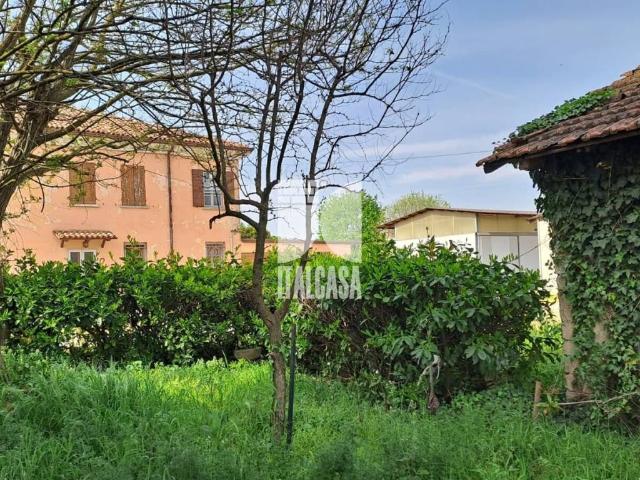 Villa in vendita a Roverbella MN
