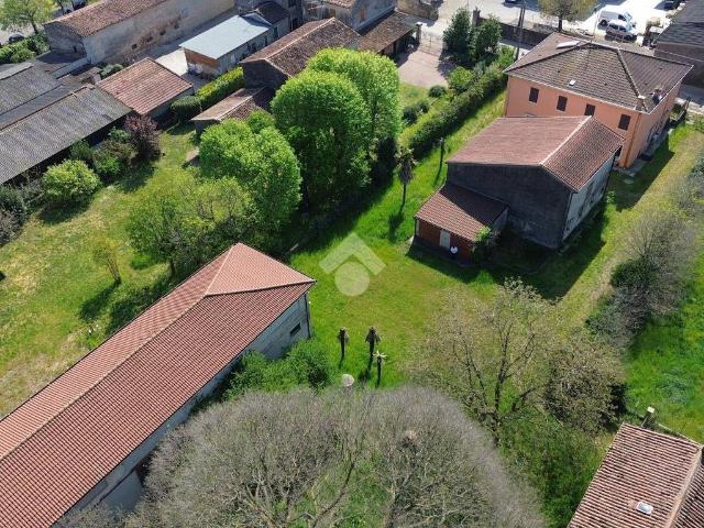 Villa in vendita a Roverbella MN