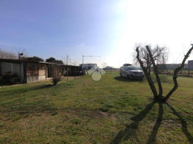 Villa in vendita a Roverbella MN