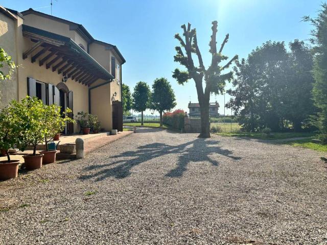 Villa in vendita a Roverchiara VR