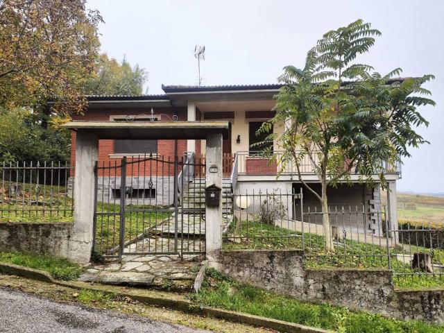 Villa in vendita a Rovescala PV