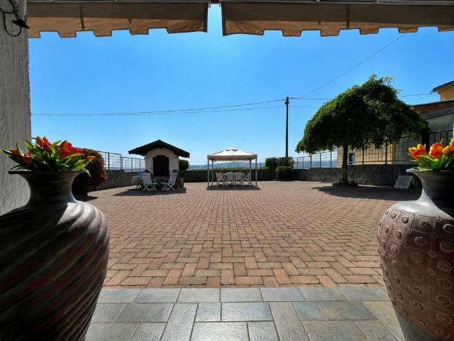 Villa in vendita a Rovescala PV