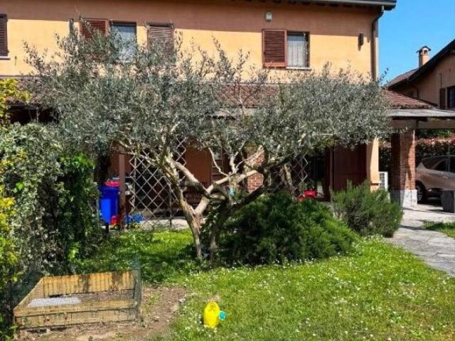Villa in vendita a Rozzano MI