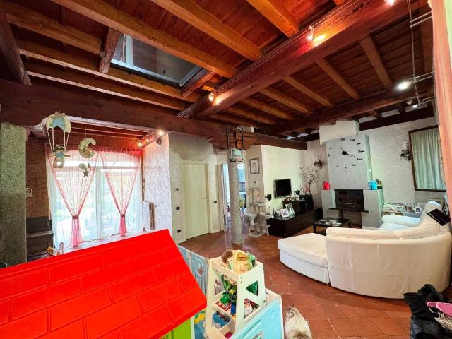 Villa in vendita a Rozzano MI