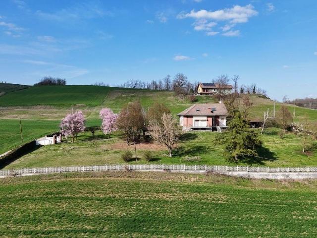 Villa in vendita a Roatto AT