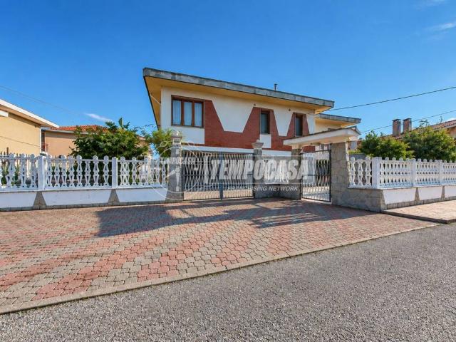 Villa in vendita a Robassomero TO