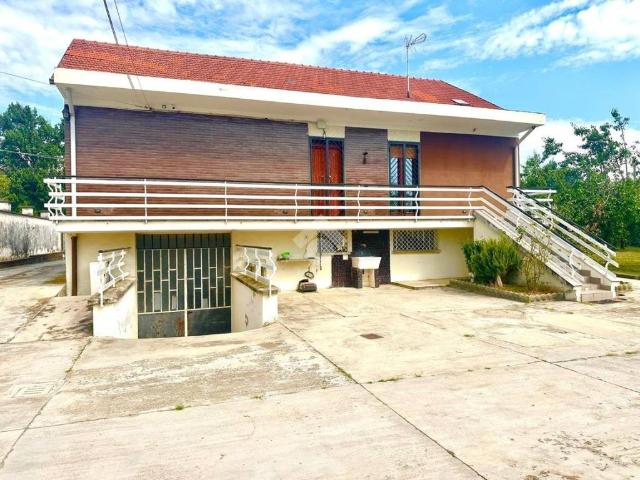 Villa in vendita a Robassomero TO