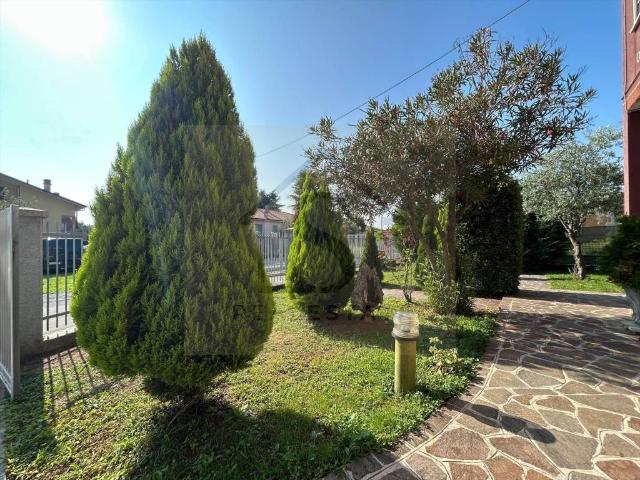 Villa in vendita a Robbiate LC