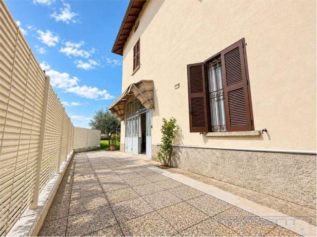 Villa in vendita a Robbiate LC