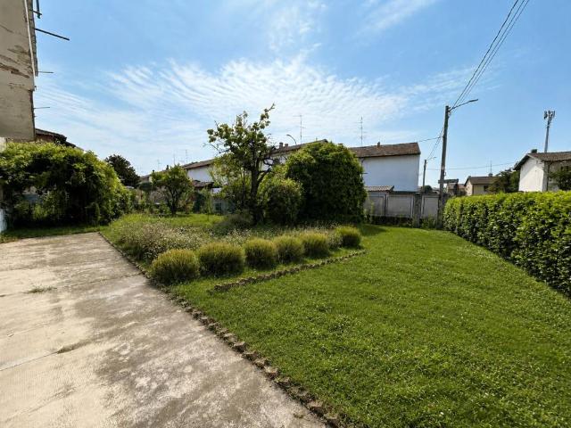 Villa in vendita a Robbio PV