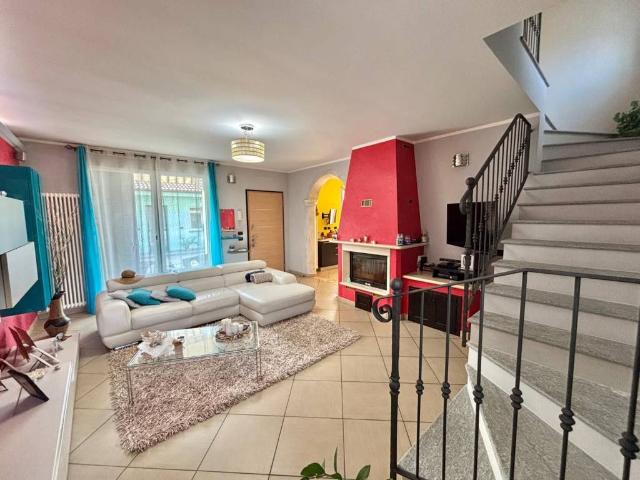 Villa in vendita a Robbio PV