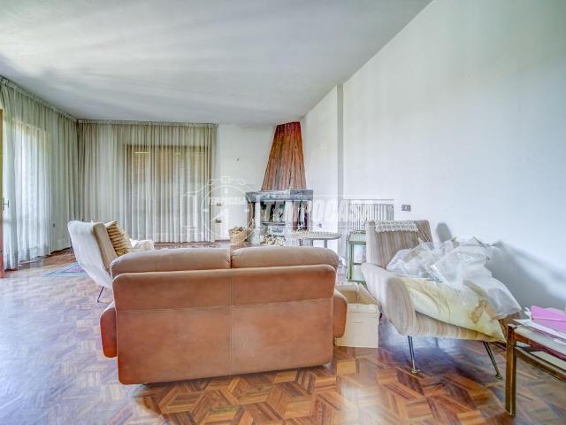 Villa in vendita a Robecchetto Con Induno