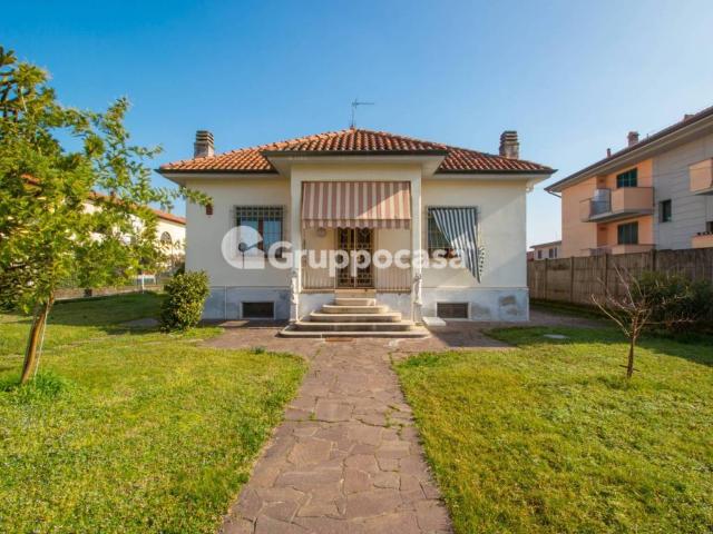 Villa in vendita a Robecchetto con Induno MI