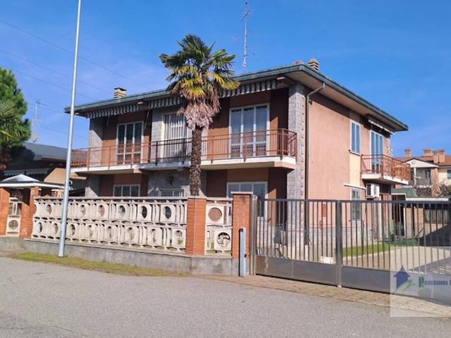 Villa in vendita a Robecchetto con Induno MI