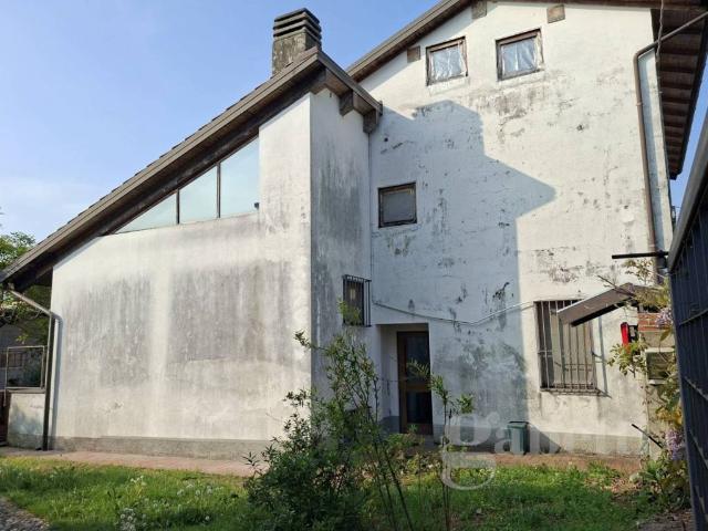 Villa in vendita a Robecchetto con Induno MI