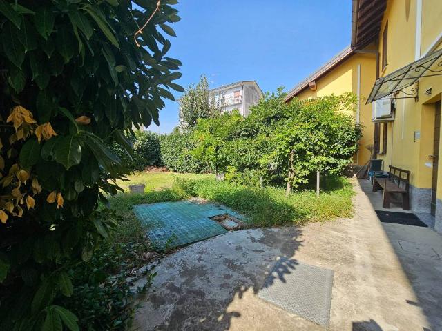 Villa in vendita a Robecco sul Naviglio MI