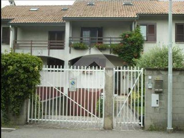 Villa in vendita a Robecco sul Naviglio MI