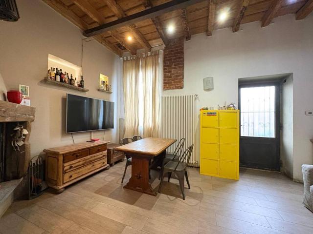 Casa indipendente in vendita a Robecco sul Naviglio MI