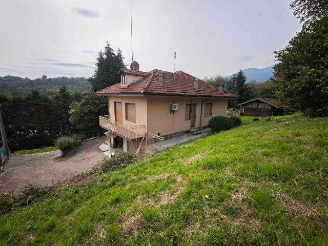 Villa in vendita a Rocca Canavese TO