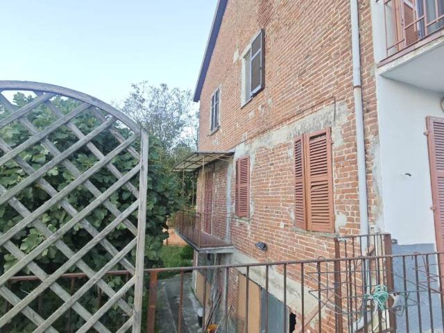 Villa in vendita a Rocca d'Arazzo AT