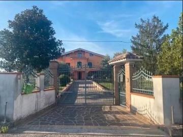 Villa in vendita a Rocca d'Evandro CE