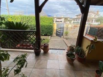 Villa in vendita a Rocca d'Evandro CE