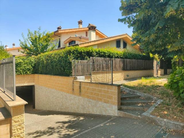 Villa in vendita a Rocca di Papa RM