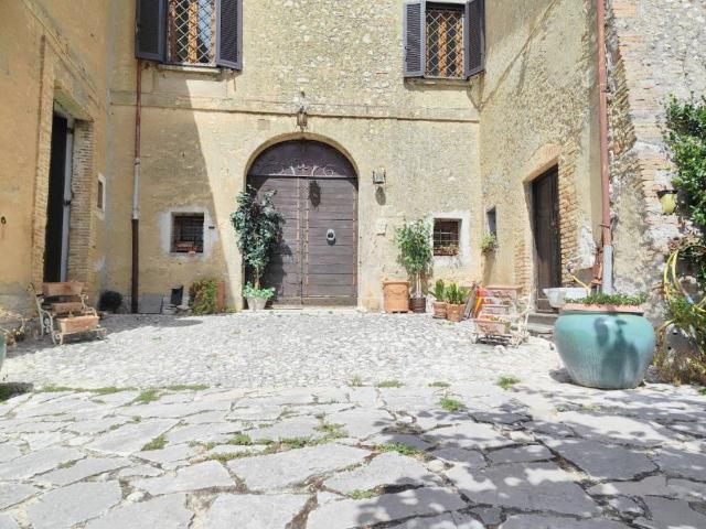 Villa in vendita a Rocca Sinibalda RI