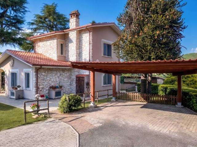 Villa in vendita a Rocca Priora RM