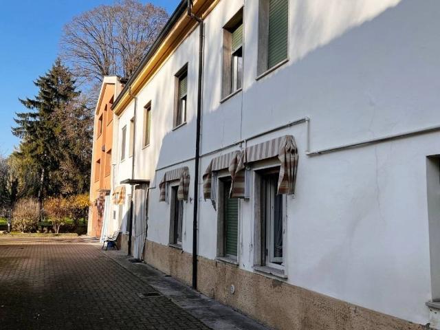 Villa in vendita a Roccabianca PR