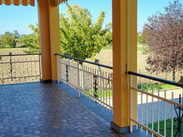 Villa in vendita a Roccabianca PR