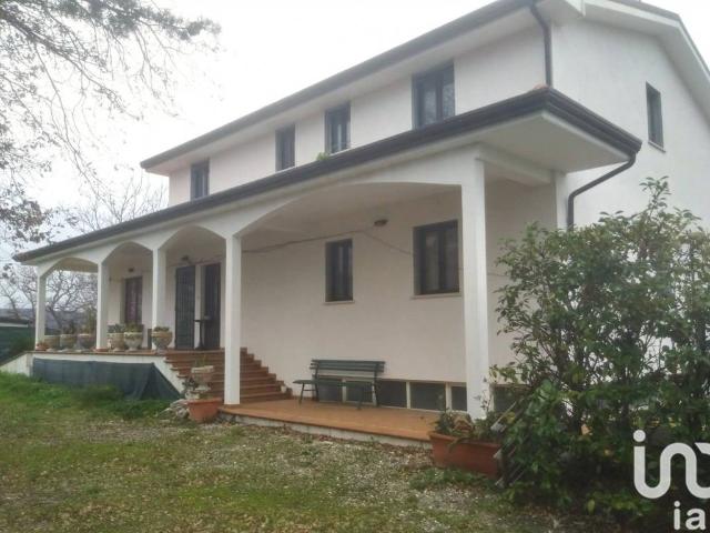 Villa in vendita a Roccascalegna CH