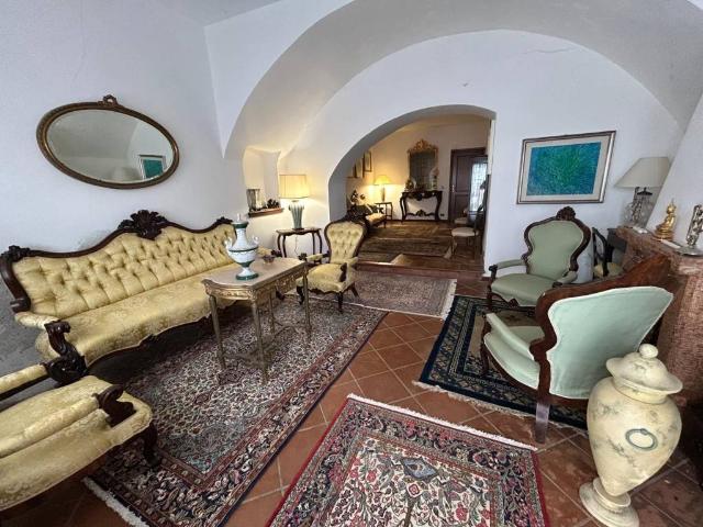 Villa in vendita a Roccella Ionica RC