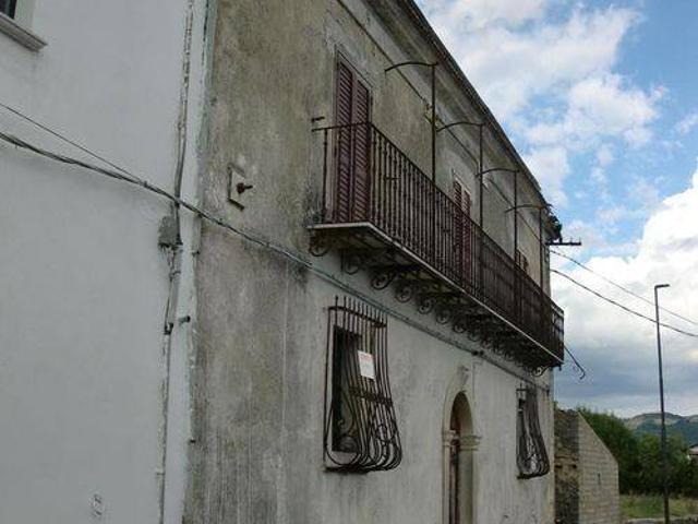 Villa in vendita a Rocchetta a Volturno IS