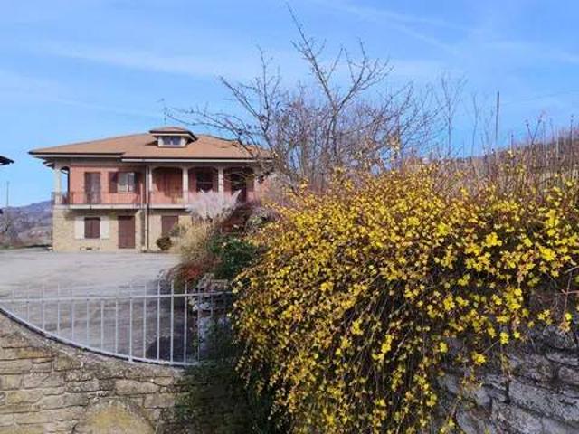 Villa in vendita a Rocchetta Belbo CN