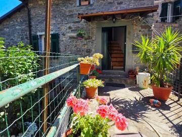 Villa in vendita a Rocchetta di Vara SP