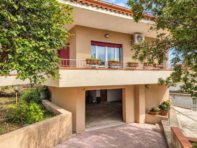 Villa in vendita a Rocchetta e Croce CE