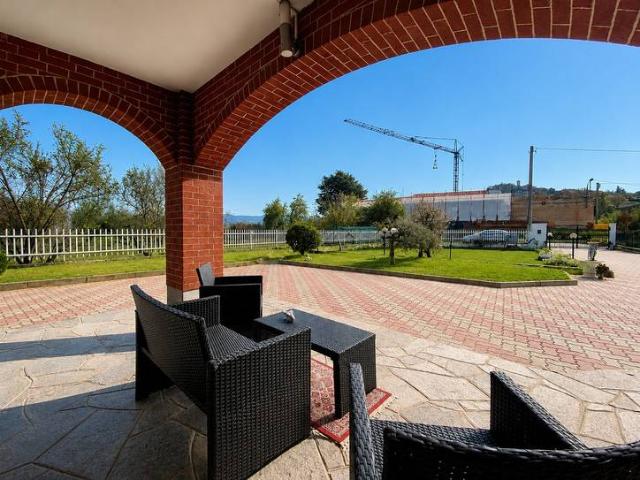 Villa in vendita a Roddi CN