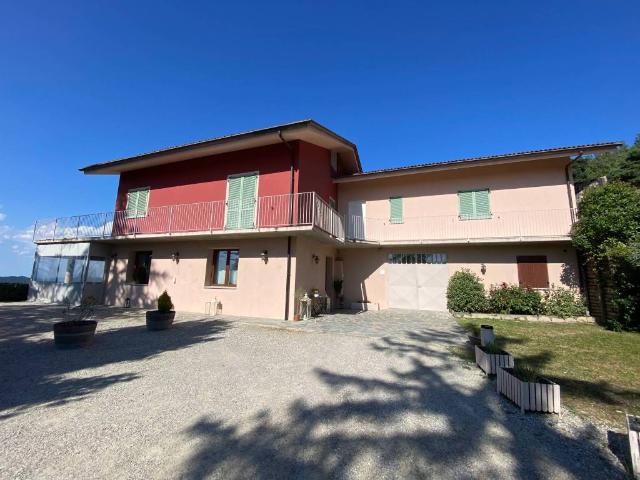 Villa in vendita a Roddino CN